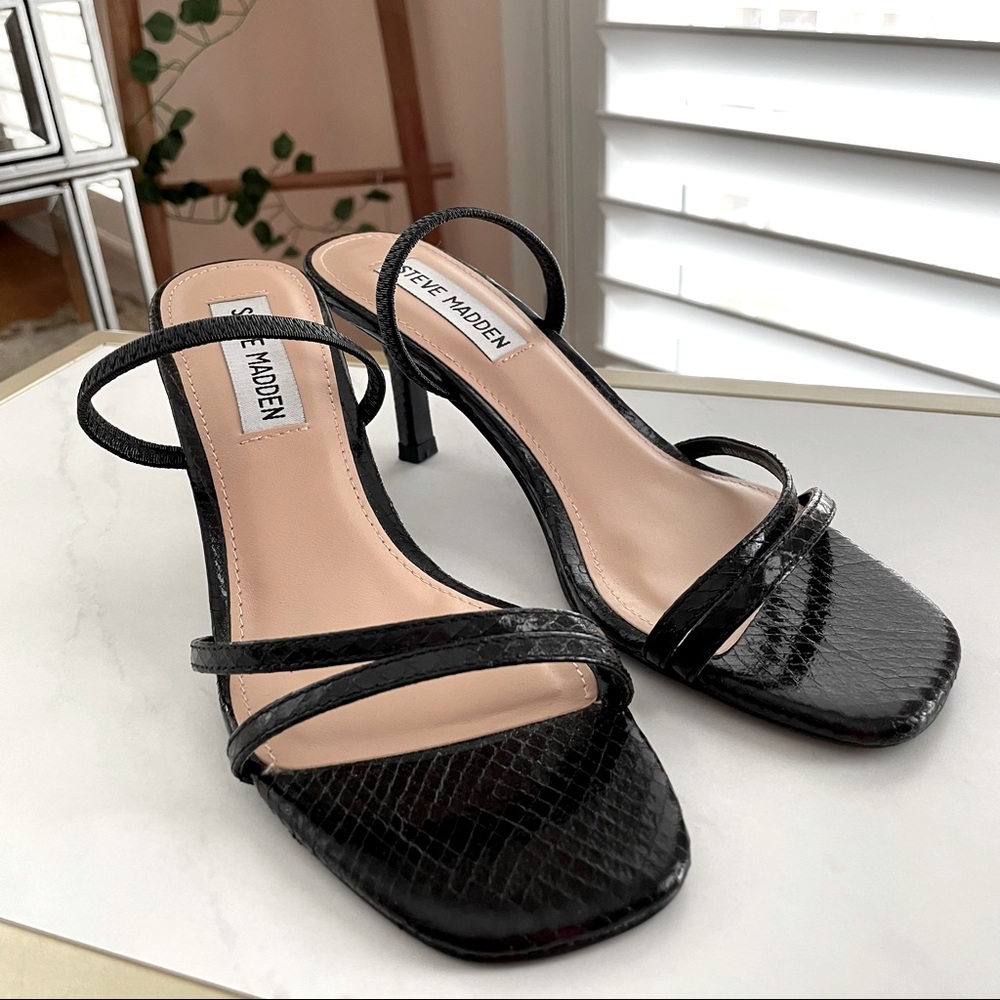 ✨Steve Madden Kitten Heel✨